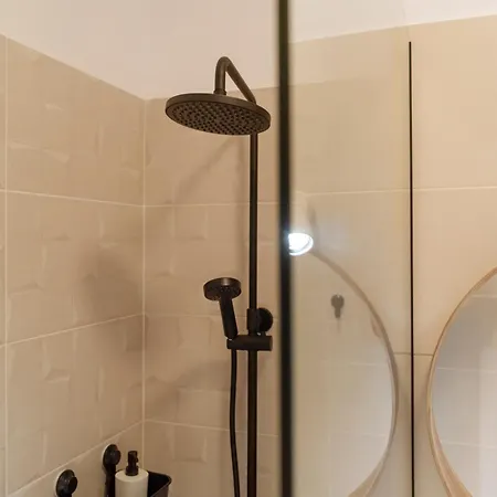 Cozy Nest 77 Plaza Afi Mall Lujerului Διαμέρισμα