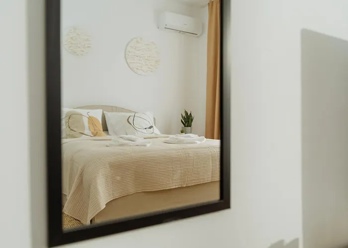 Cozy Nest 77 Plaza Afi Mall Lujerului Апартаменти *