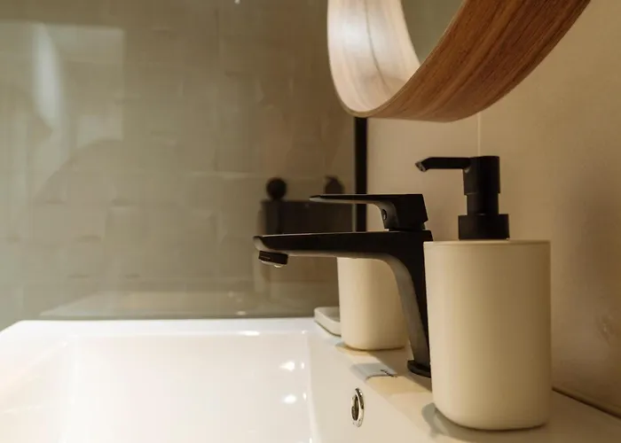 Cozy Nest 77 Plaza Afi Mall Lujerului Бухарест