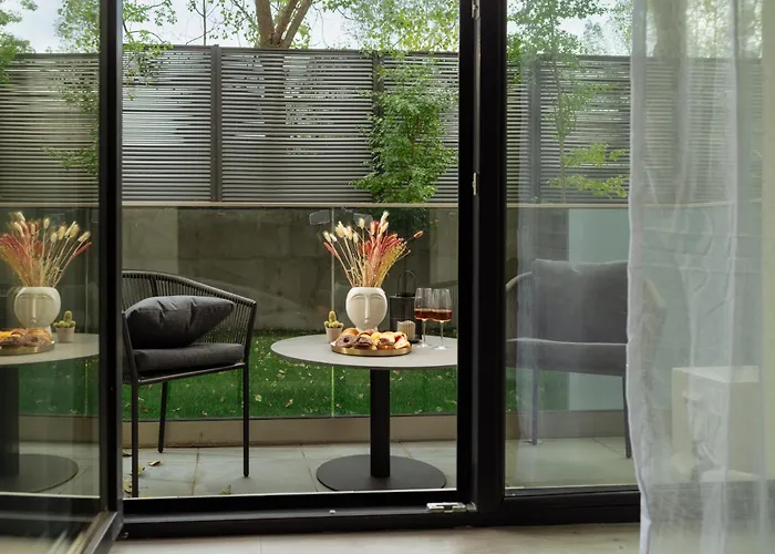 Cozy Nest 77 Plaza Afi Mall Lujerului Апартаменти *