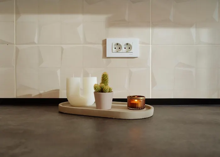 Апартаменти Cozy Nest 77 Plaza Afi Mall Lujerului