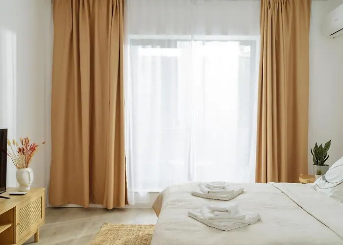 Апартаменти Cozy Nest 77 Plaza Afi Mall Lujerului