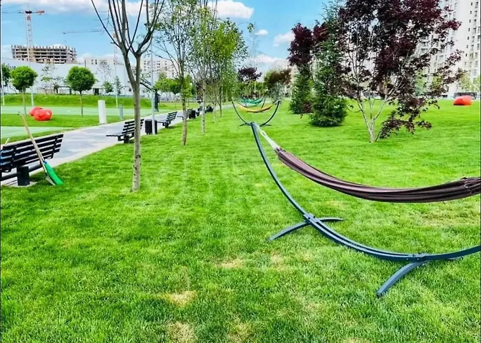 Апартаменти Cozy Nest 77 Plaza Afi Mall Lujerului