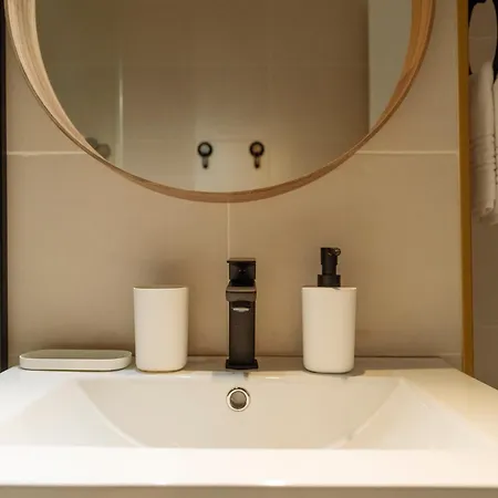 Apartamento Cozy Nest 77 Plaza Afi Mall Lujerului